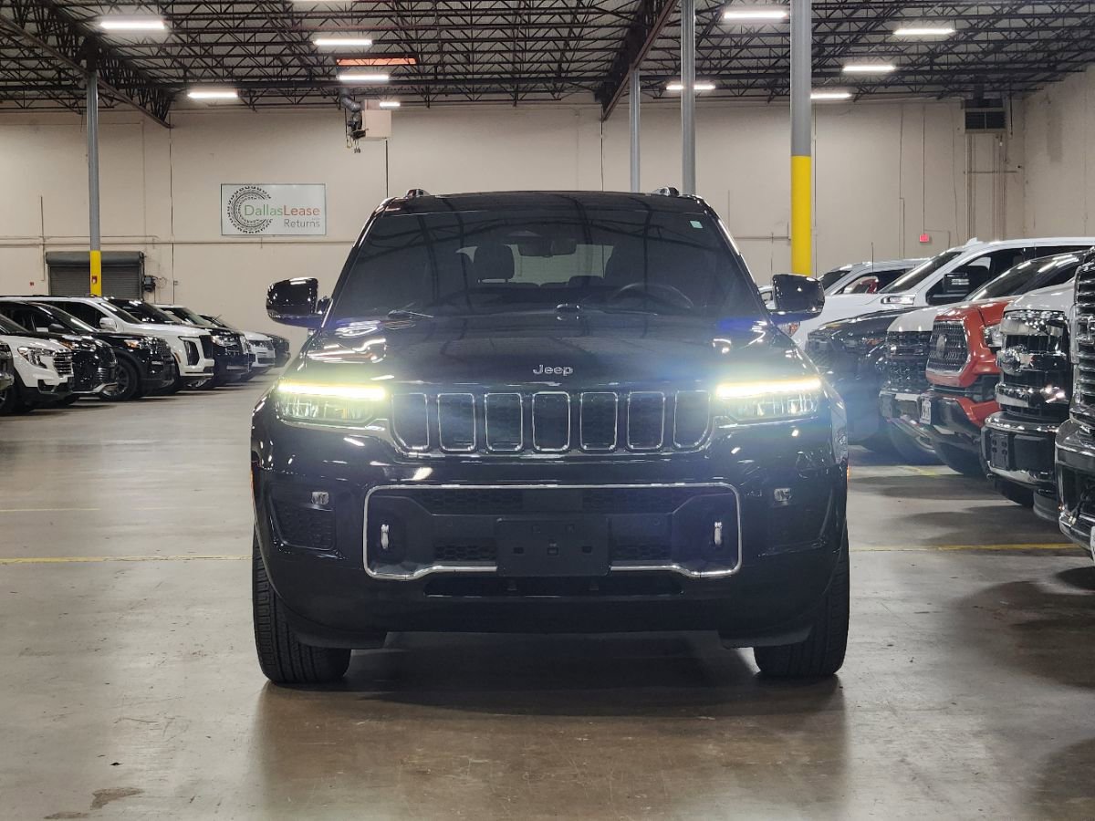 Used 2021 Jeep Grand Cherokee L Overland w/ Luxury Tech Group IV AWD/4WD image 2