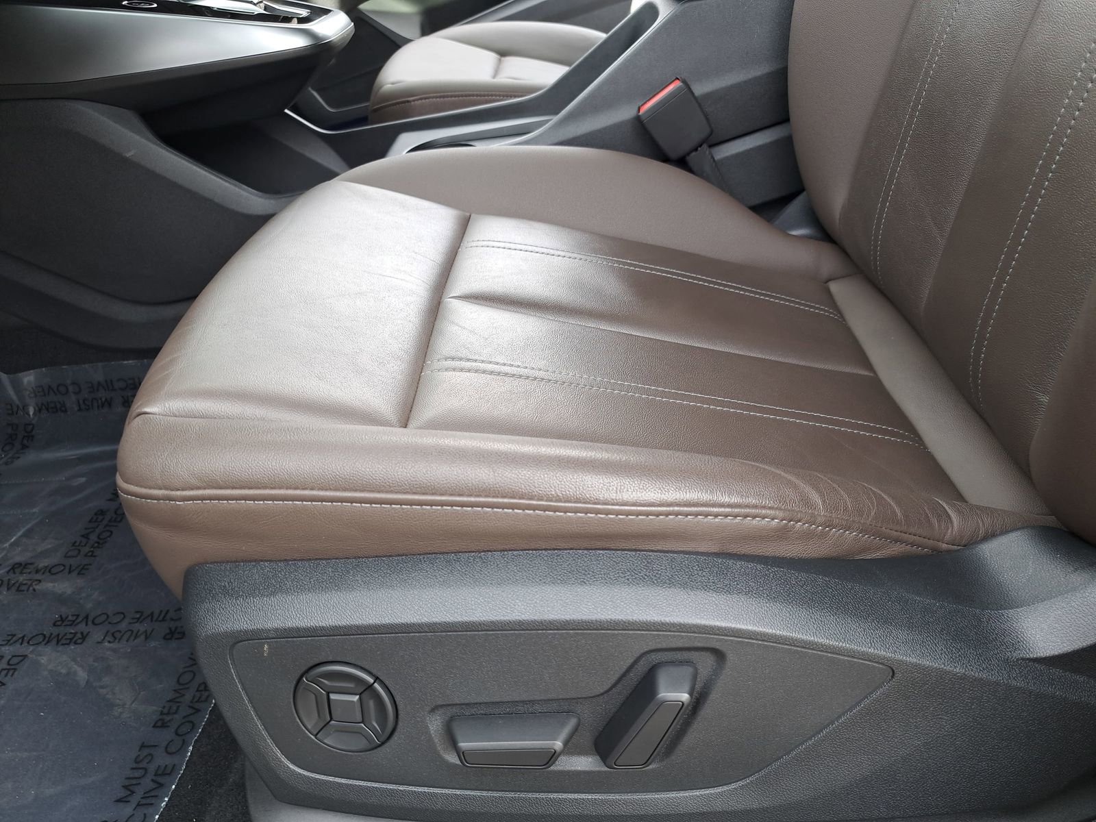 Used 2024 Audi Q4 e-tron Premium Plus image 32