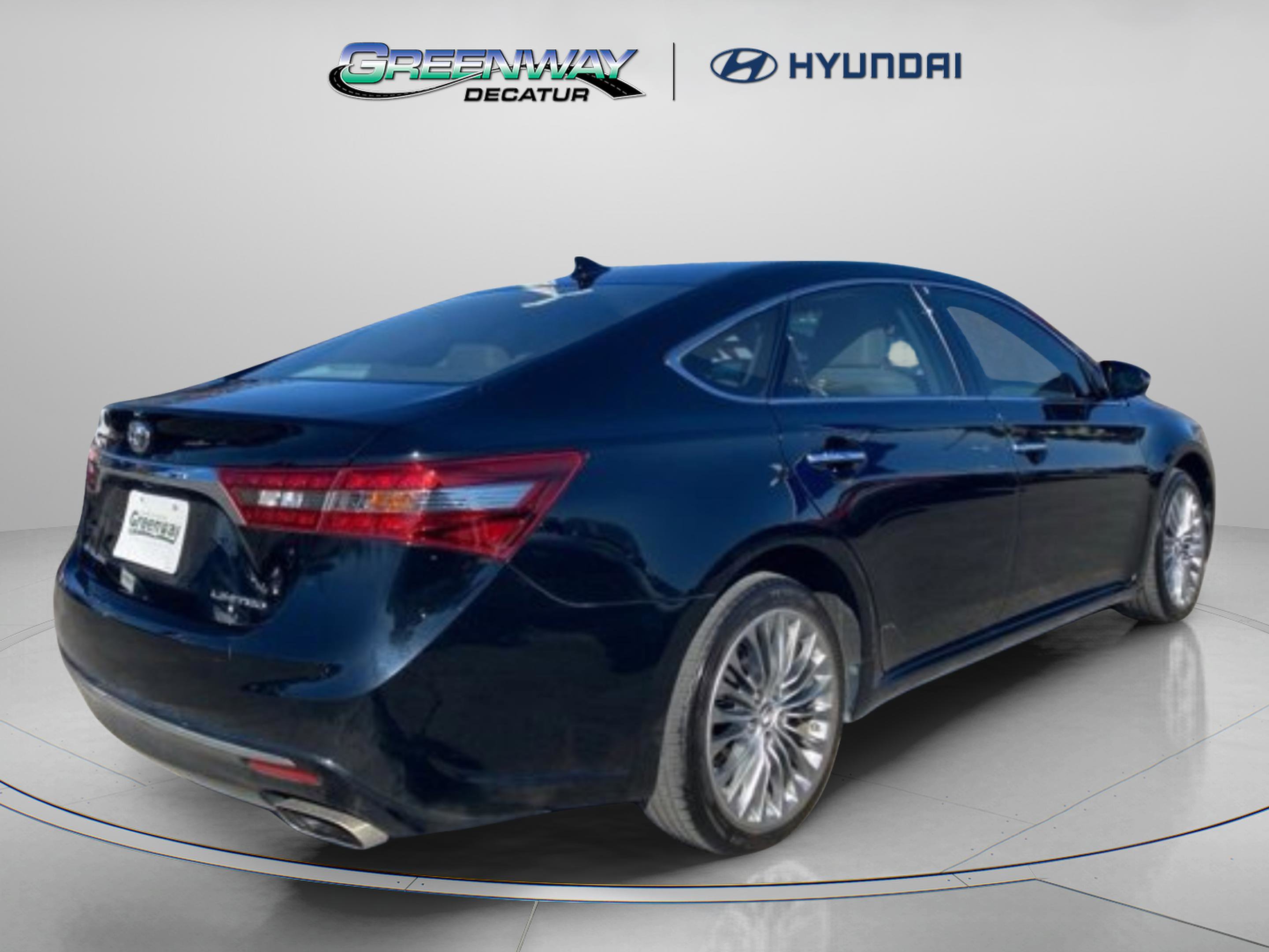 Used 2017 Toyota Avalon Limited image 8