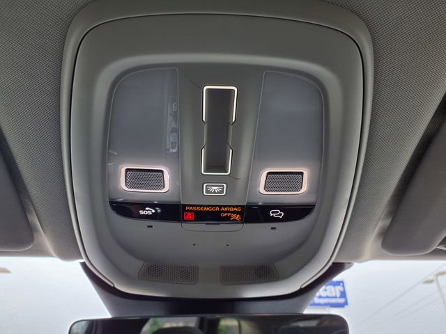 Used 2023 Volvo XC60 B5 Ultimate w/ Climate Package FWD image 19