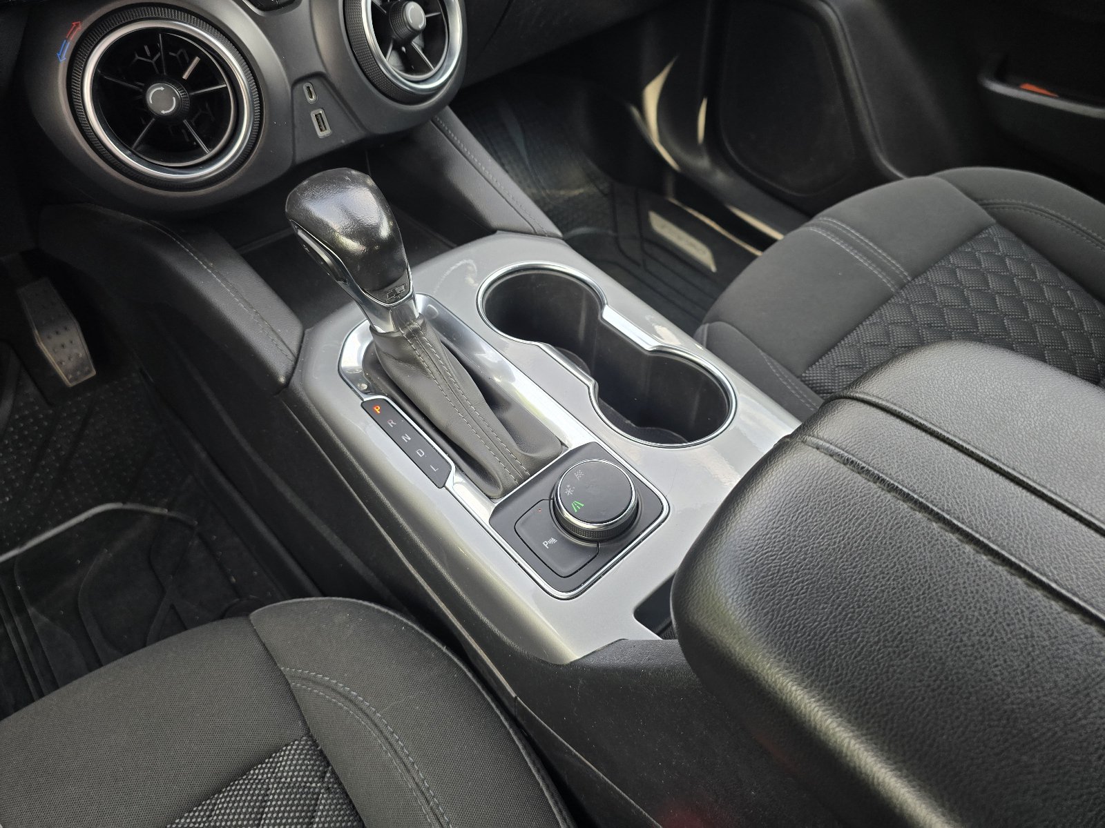 Used 2020 Chevrolet Blazer LT FWD image 15