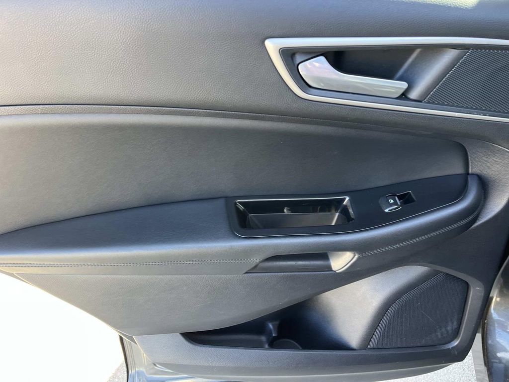 Used 2019 Ford Edge SEL w/ Equipment Group 201A image 17