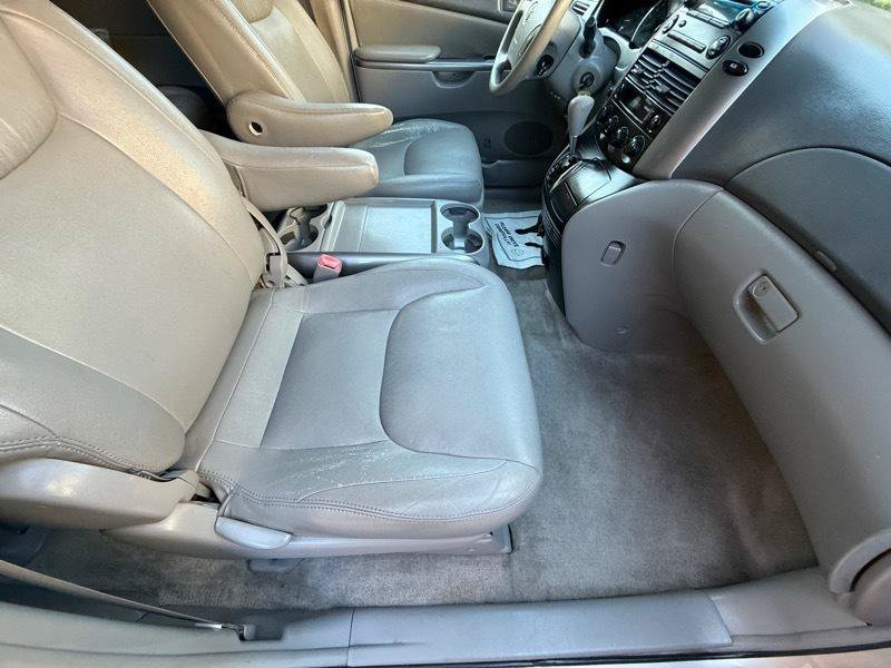 Used 2010 Toyota Sienna LE FWD image 47