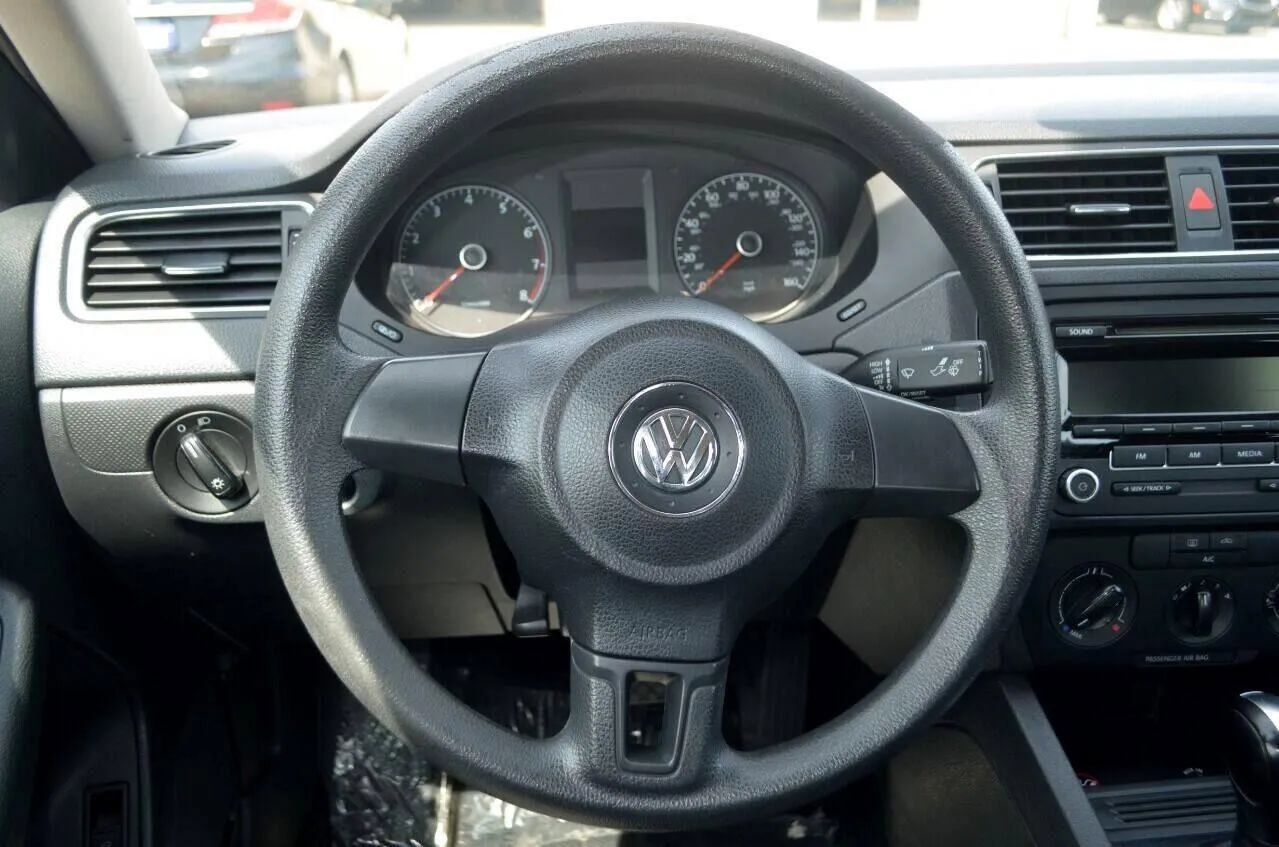Used 2014 Volkswagen Jetta S image 32