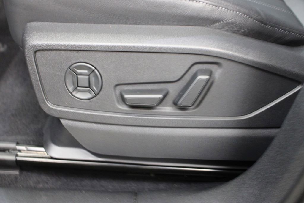 Used 2025 Audi Q5 Premium Plus w/ Premium Plus image 19