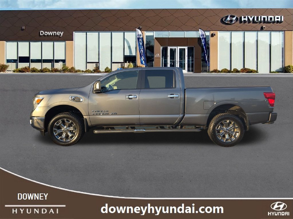 Used 2019 Nissan Titan SV w/ SV Convenience Package AWD/4WD image 2