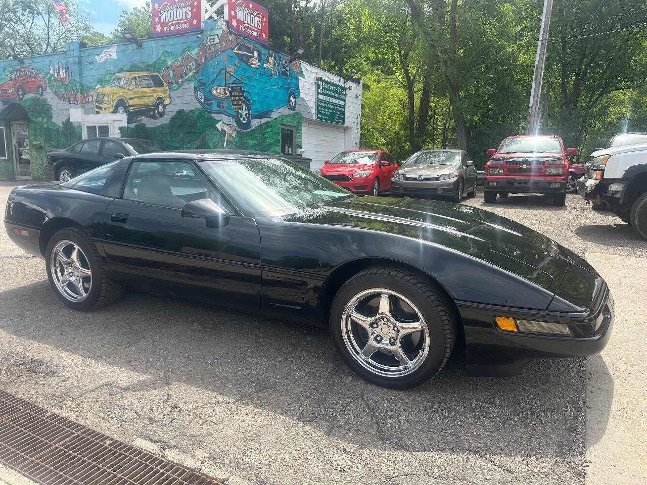 Used 1995 Chevrolet Corvette Coupe RWD image 1