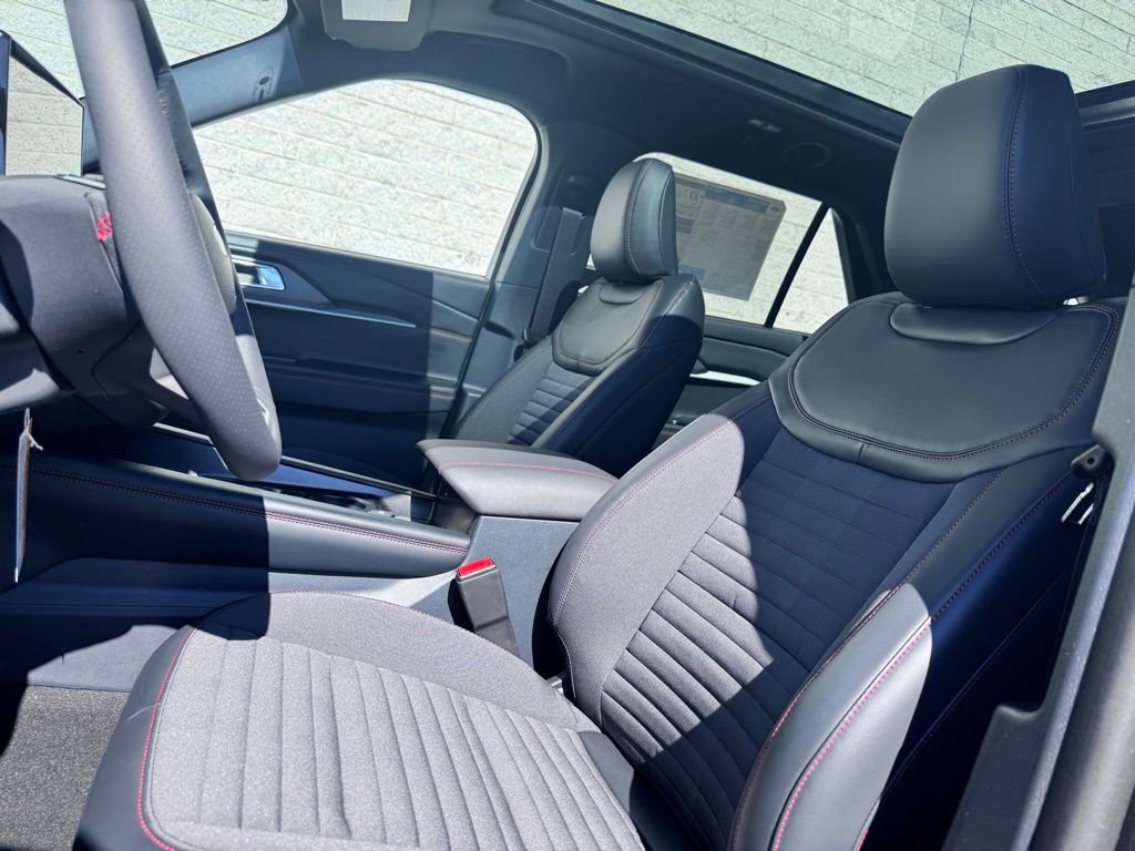 New 2026 Ford Explorer ST-Line w/ ST-Line Street Pack image 15