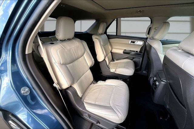 Used 2020 Ford Explorer Platinum w/ Premium Technology Package AWD/4WD image 26