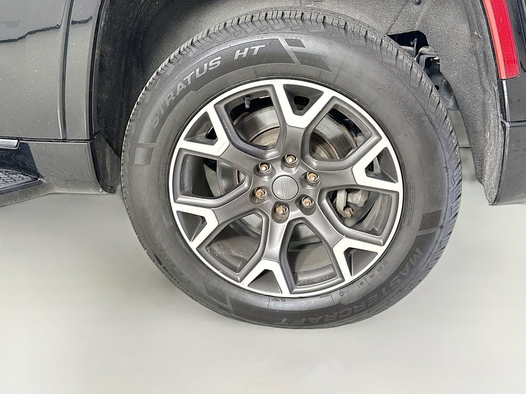 Used 2023 Jeep Wagoneer Series III w/ Preferred Equipment Group image 35