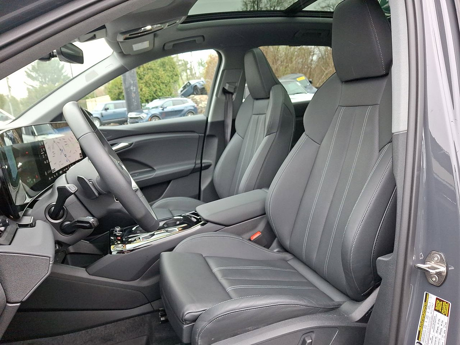 Used 2025 Audi Q6 e-tron Premium Plus image 17