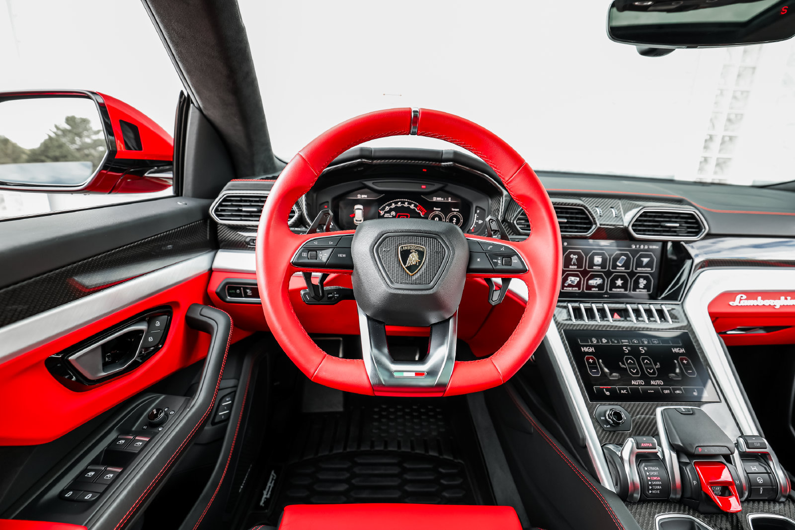Used 2022 Lamborghini Urus AWD/4WD image 30