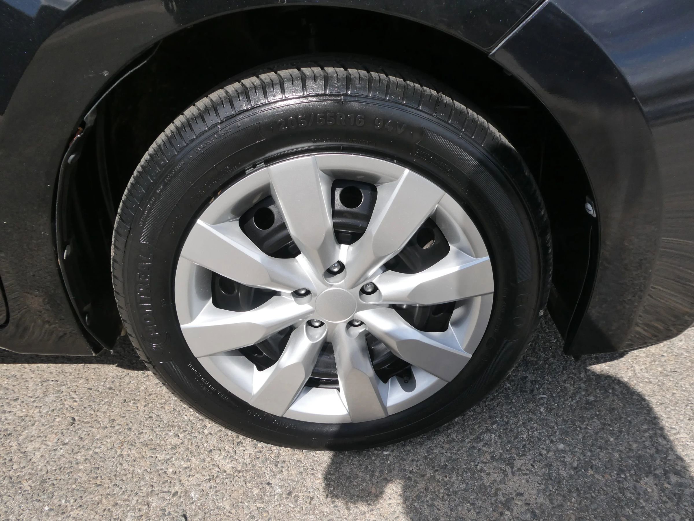 Used 2015 Toyota Corolla LE FWD image 29
