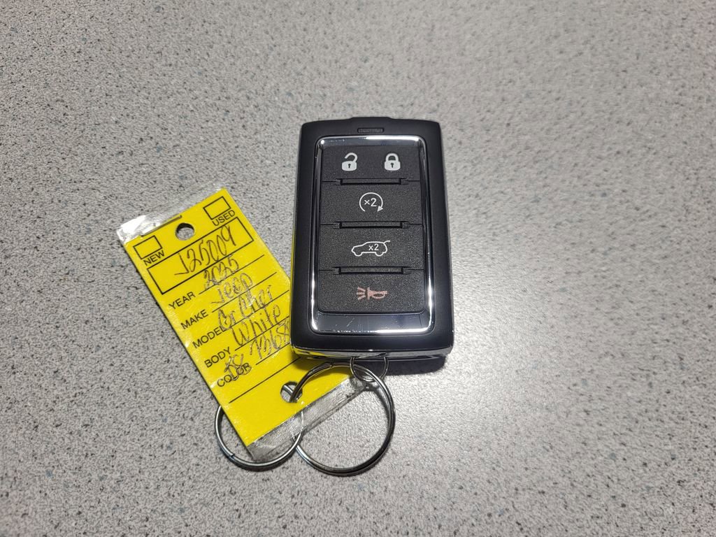 New 2025 Jeep Grand Cherokee L Laredo w/ Luxury Tech Group I RWD image 30