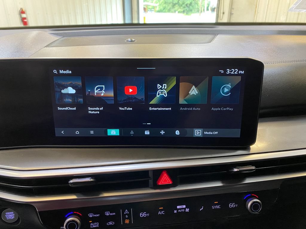 Used 2025 Kia Sorento S AWD/4WD image 42