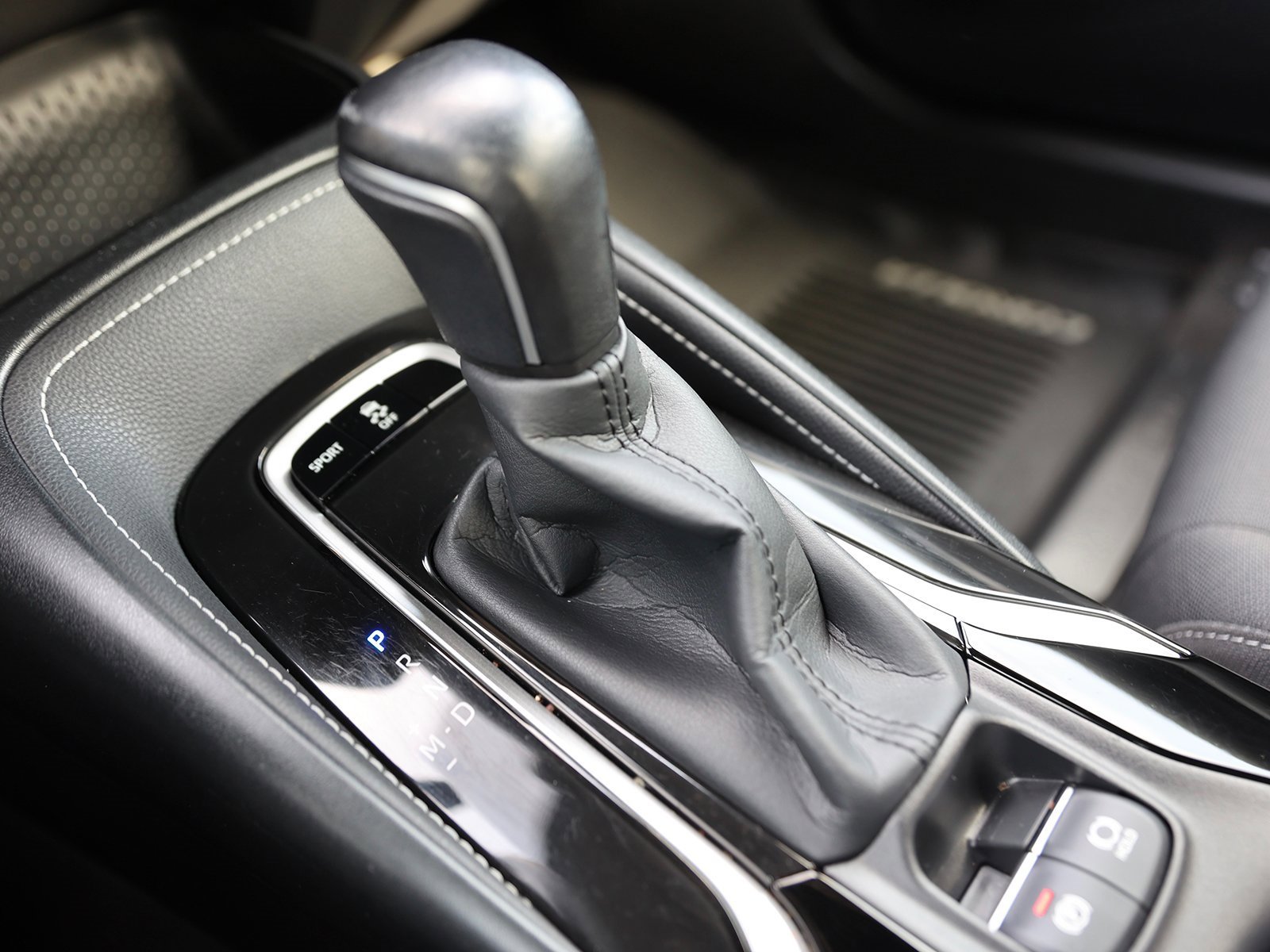 Used 2020 Toyota Corolla SE w/ SE Preferred Package image 28