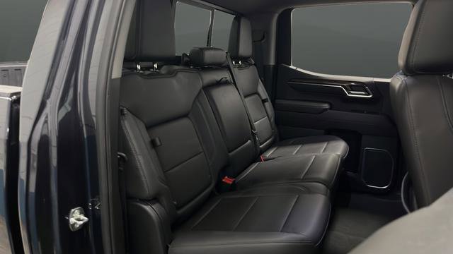 Used 2022 Chevrolet Silverado 1500 LT AWD/4WD image 23
