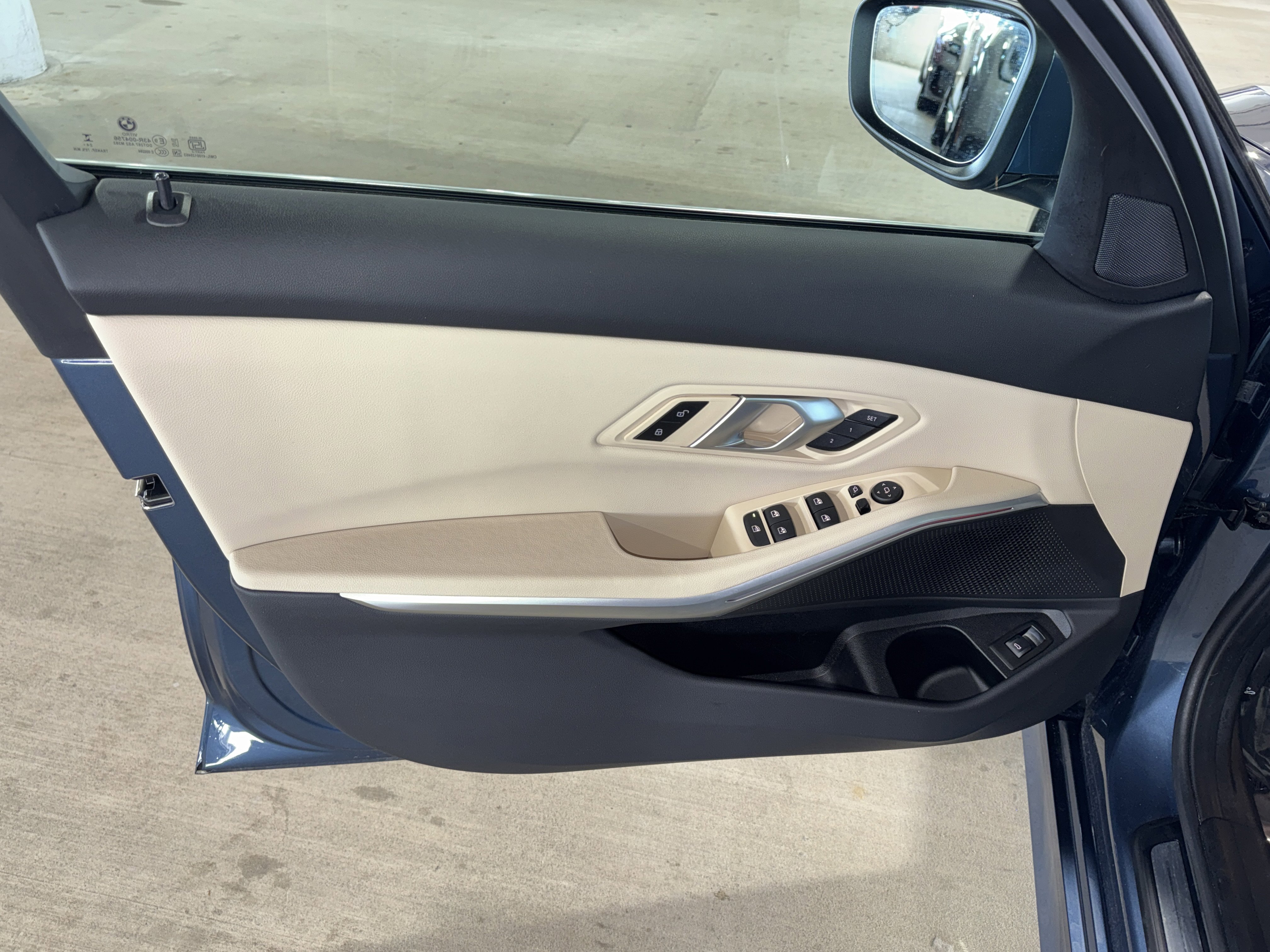Used 2025 BMW 330i Sedan w/ Convenience Package RWD image 14