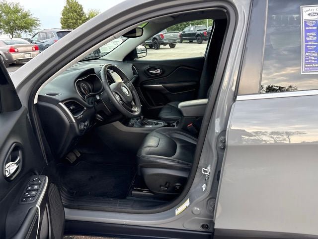 Used 2021 Jeep Cherokee Latitude Lux w/ Trailer Tow Group AWD/4WD image 19