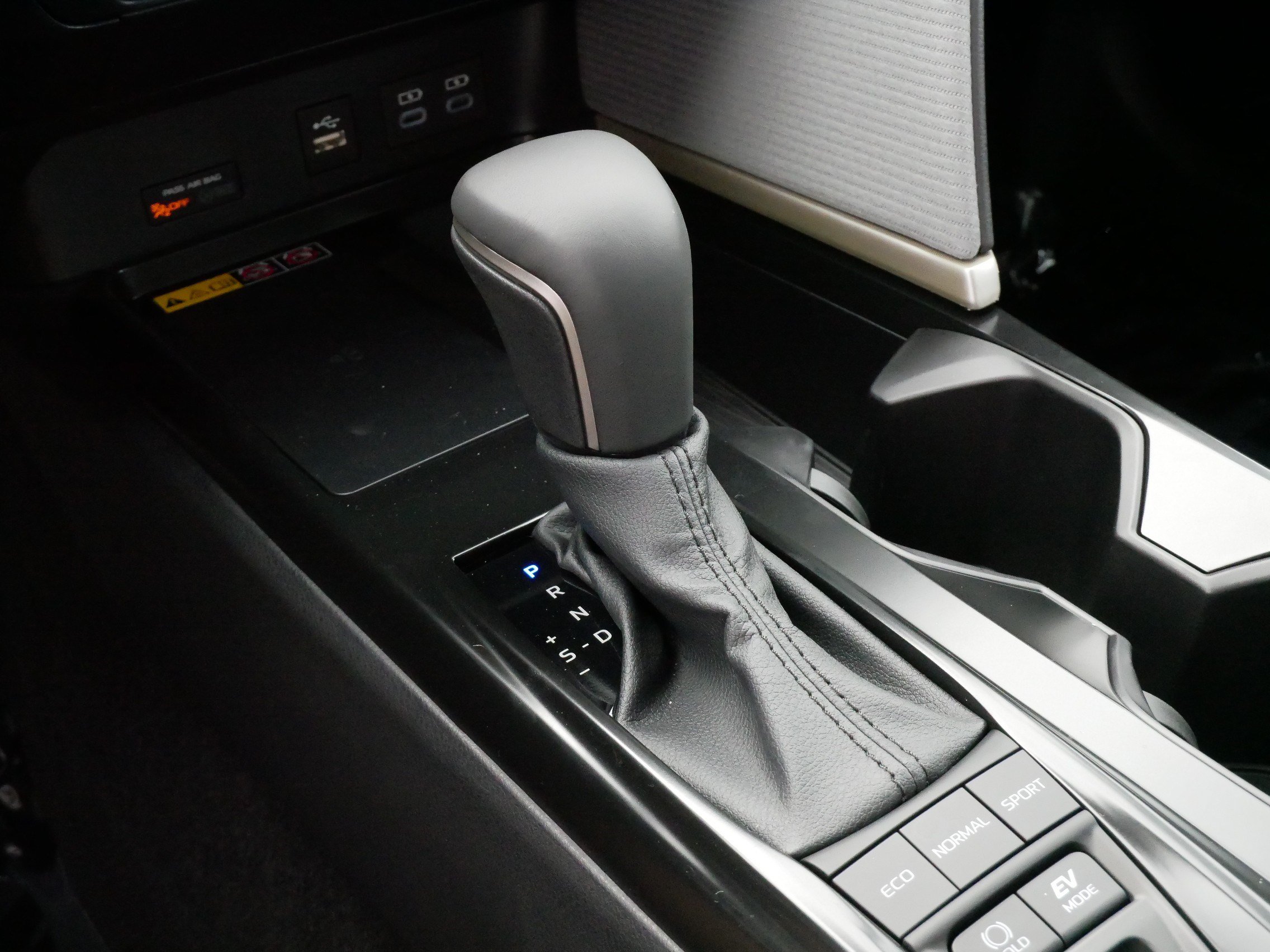 Certified 2026 Toyota Camry SE w/ Convenience Package FWD image 24