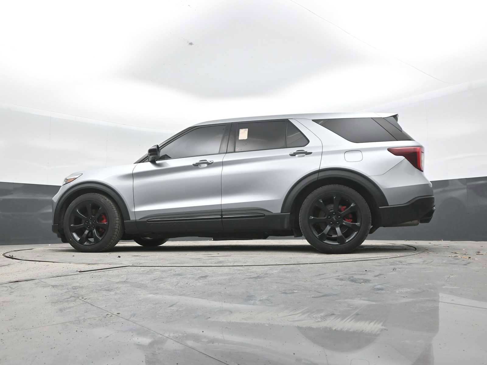 Used 2022 Ford Explorer ST w/ ST High-Performance Pack image 24