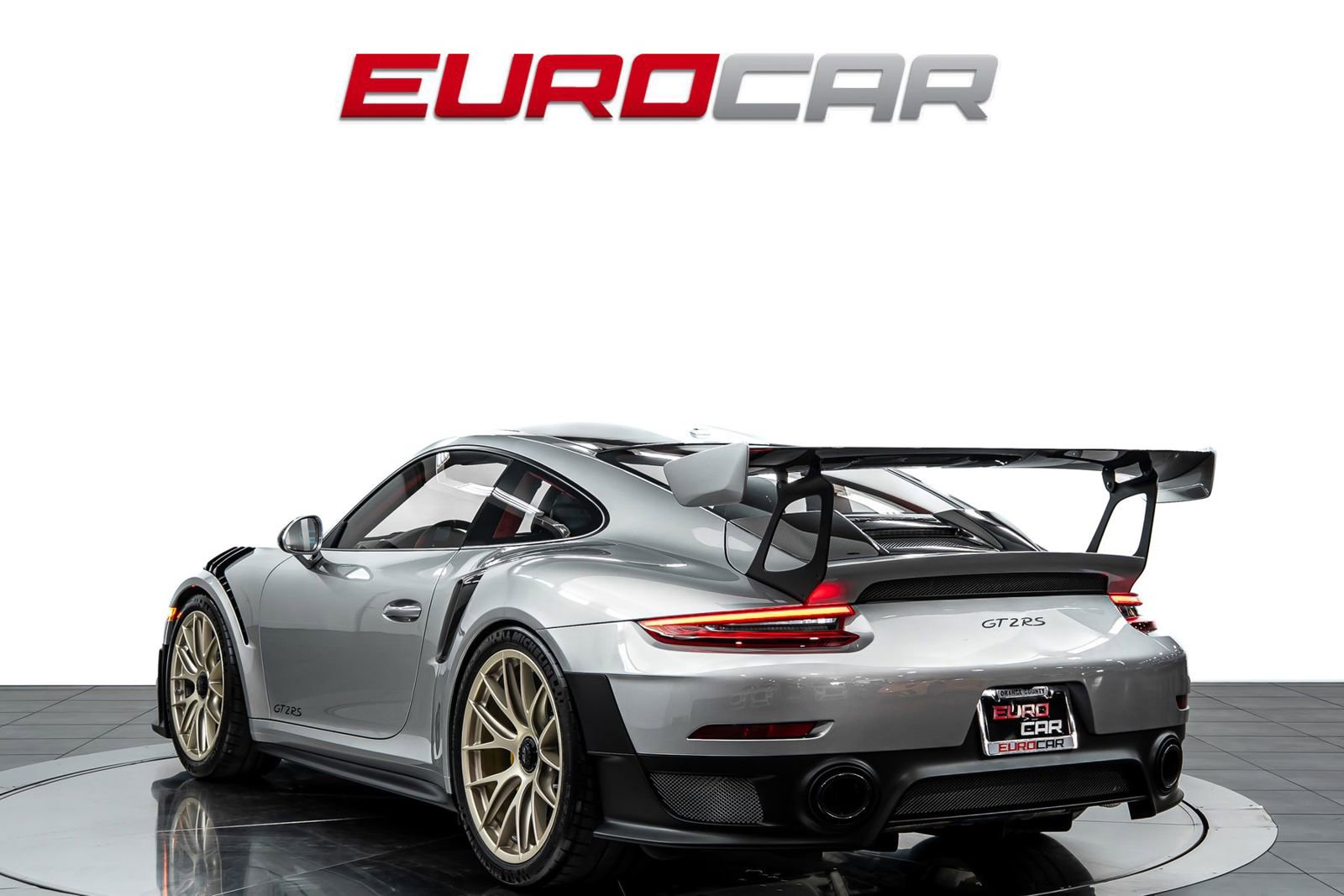 Used 2018 Porsche 911 GT2 RS image 3