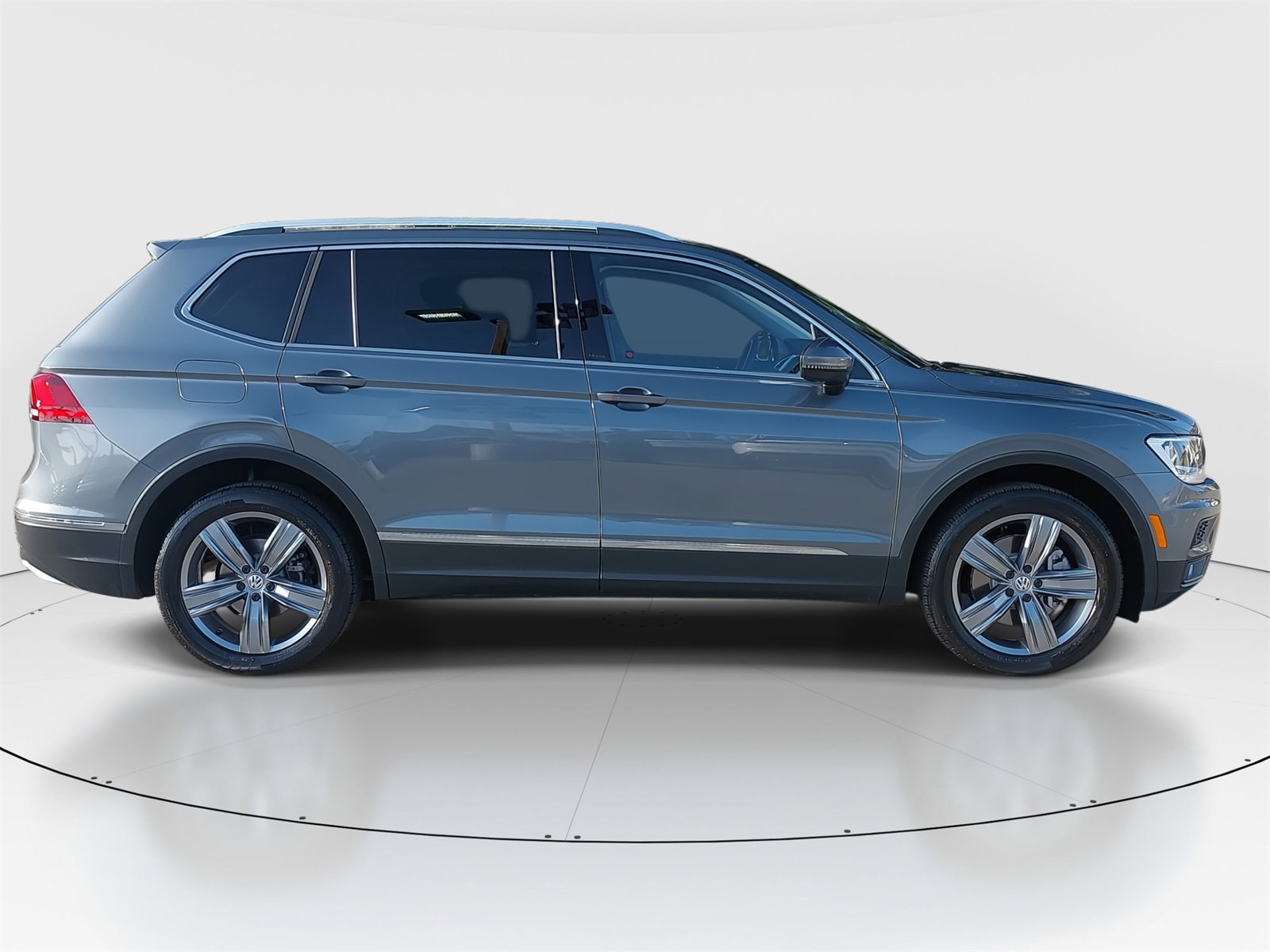 Used 2021 Volkswagen Tiguan SEL image 8