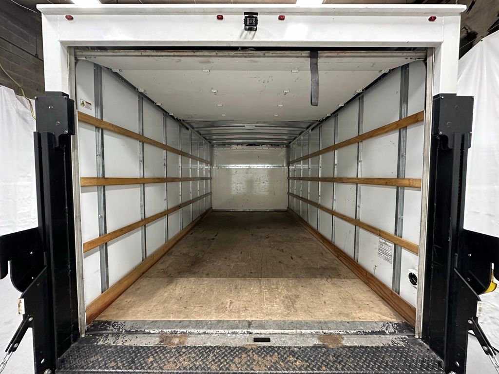 Used 2024 Ford E-350 and Econoline 350 Super Duty image 37