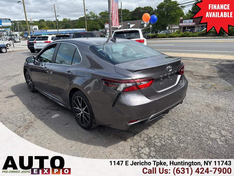 Used 2024 Toyota Camry SE image 5