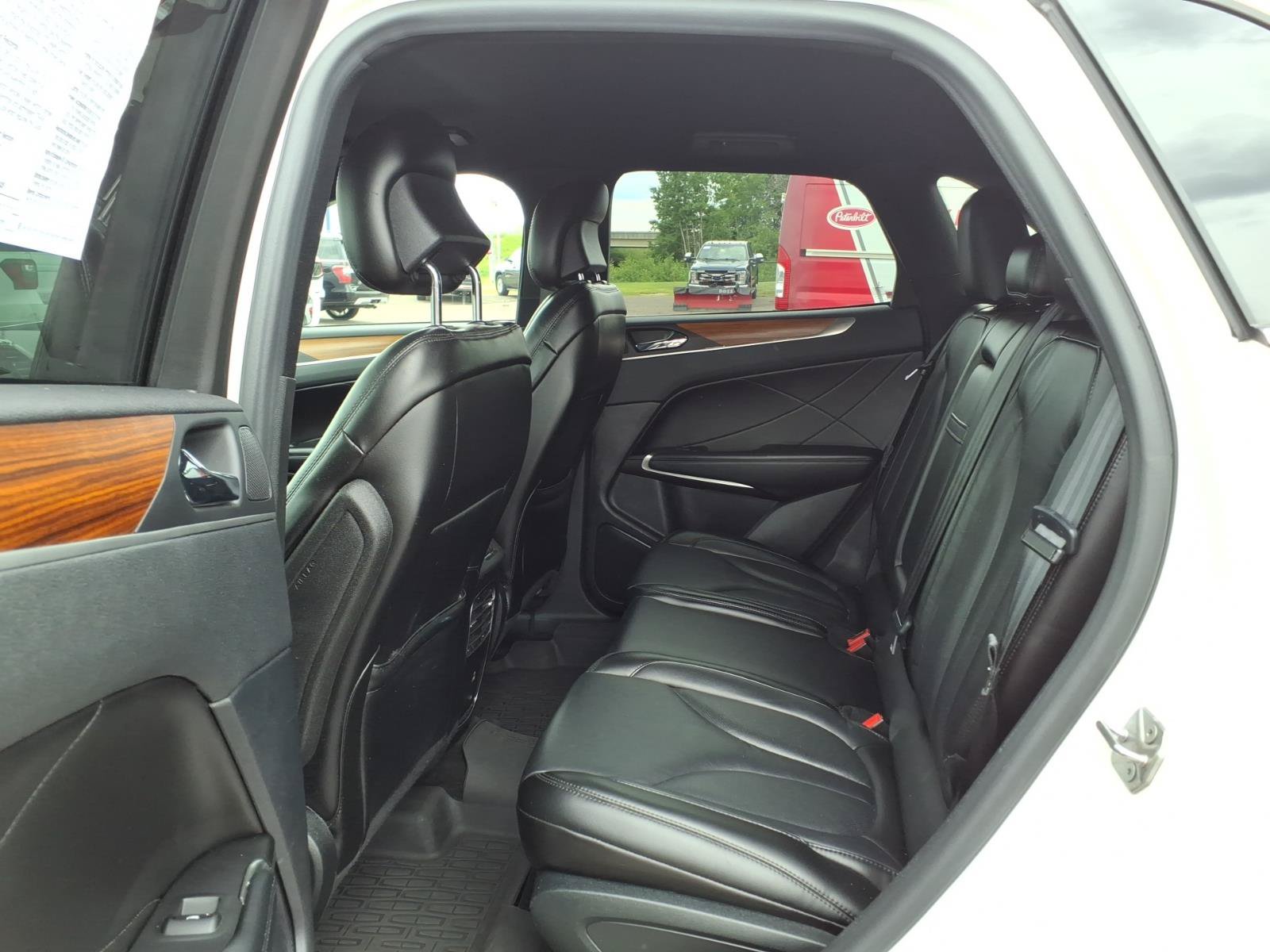 Used 2019 Lincoln MKC Select w/ Select Plus Package FWD image 11