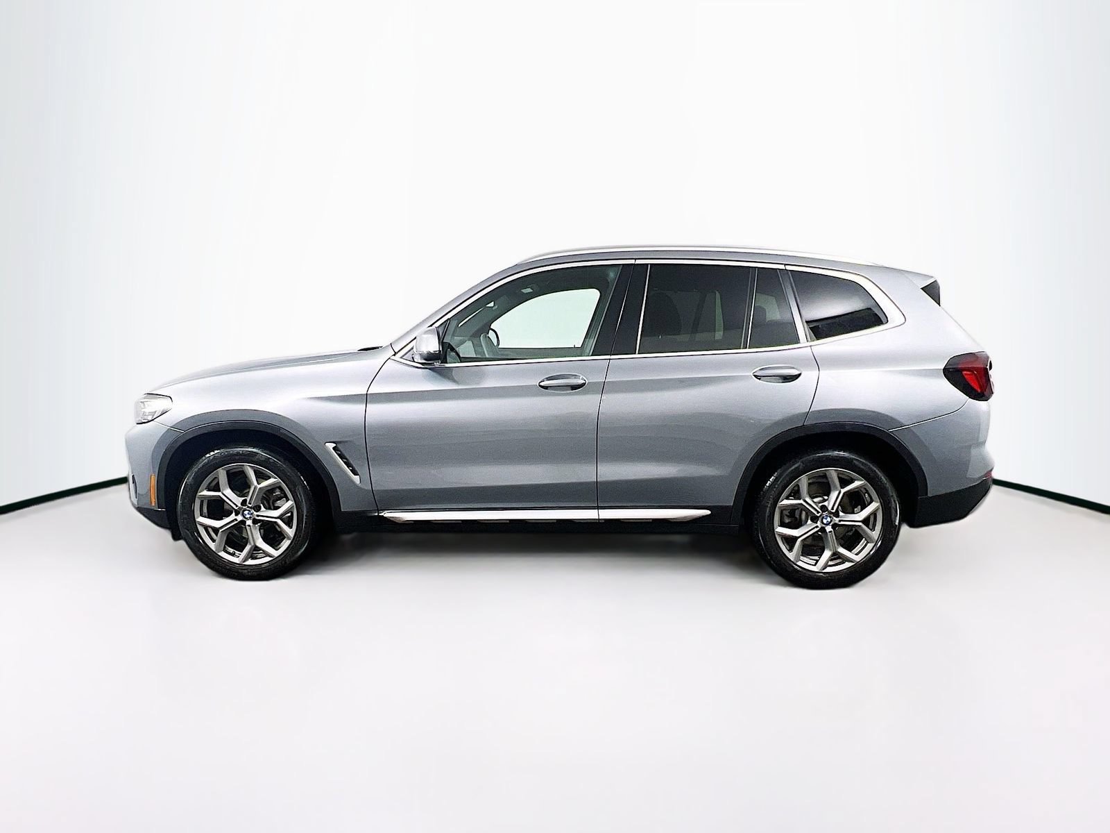 Used 2024 BMW X3 xDrive30i AWD/4WD image 4