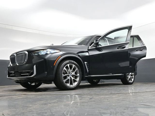 Used 2024 BMW X5 xDrive40i w/ Premium Package image 43