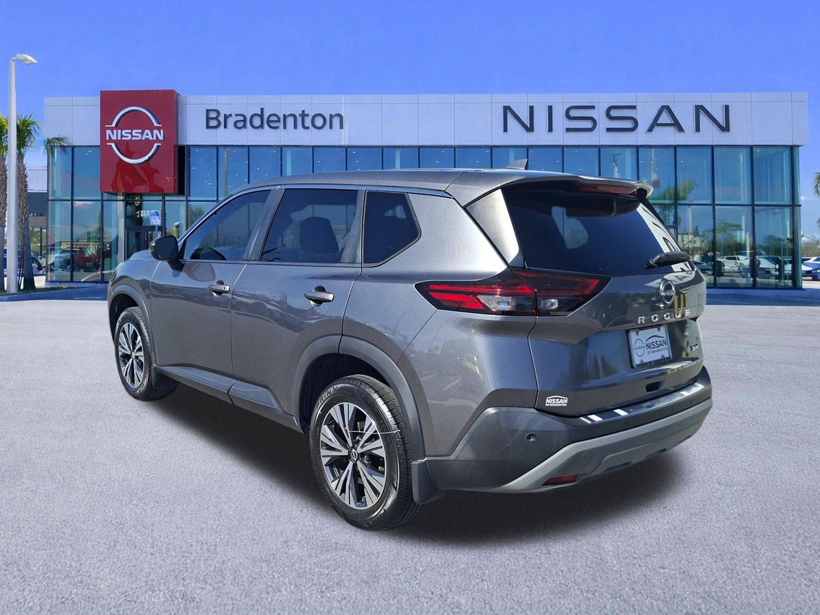 Used 2022 Nissan Rogue SV FWD image 7