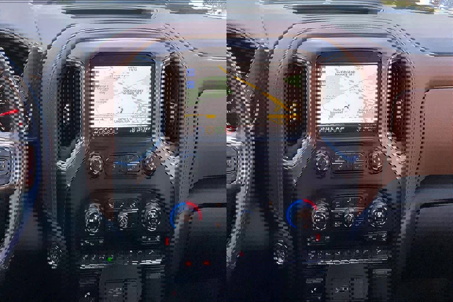 Used 2022 Chevrolet Silverado 2500 High Country w/ Technology Package image 8