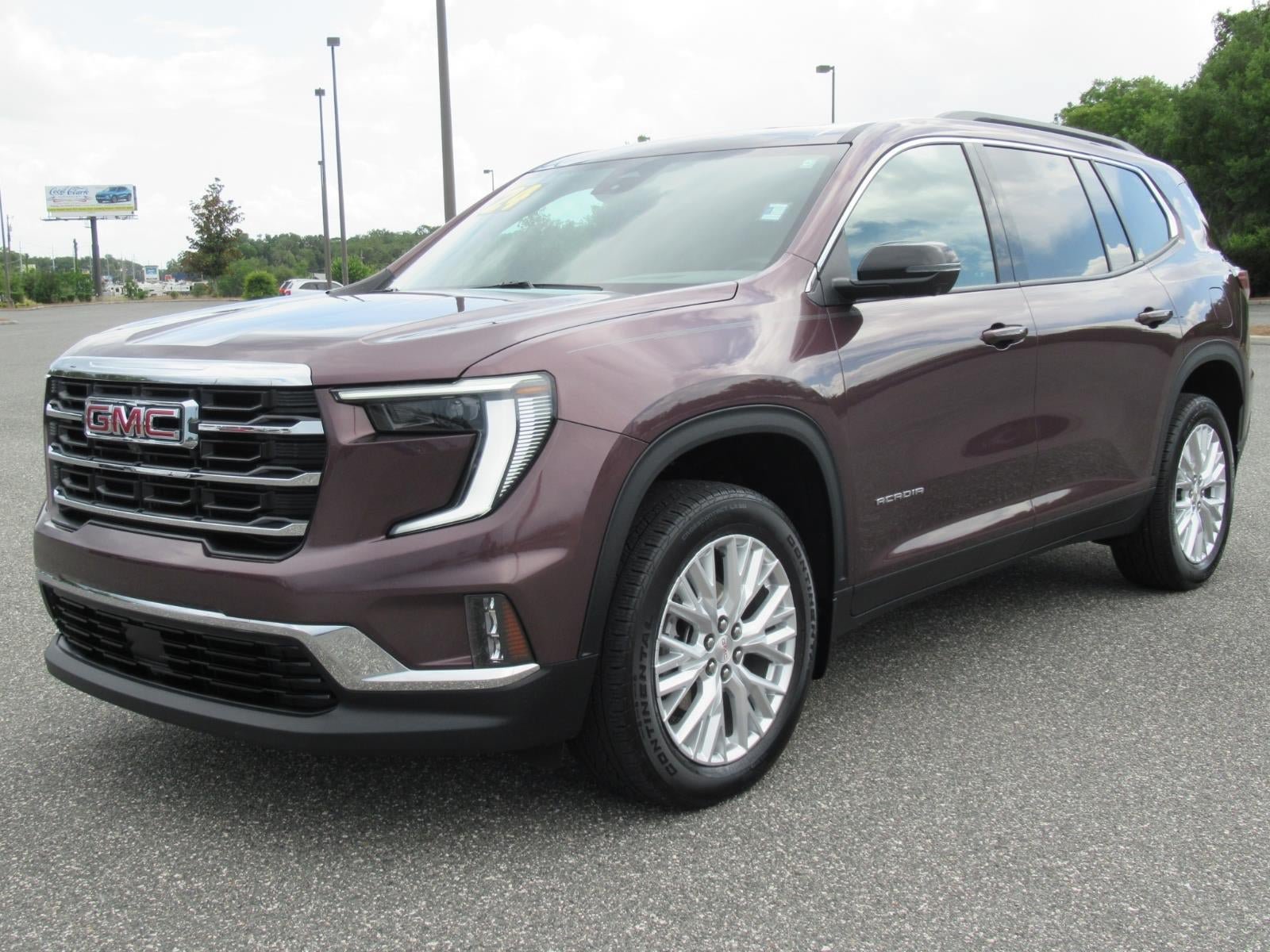 Used 2024 GMC Acadia Elevation w/ Luxury Package FWD image 3