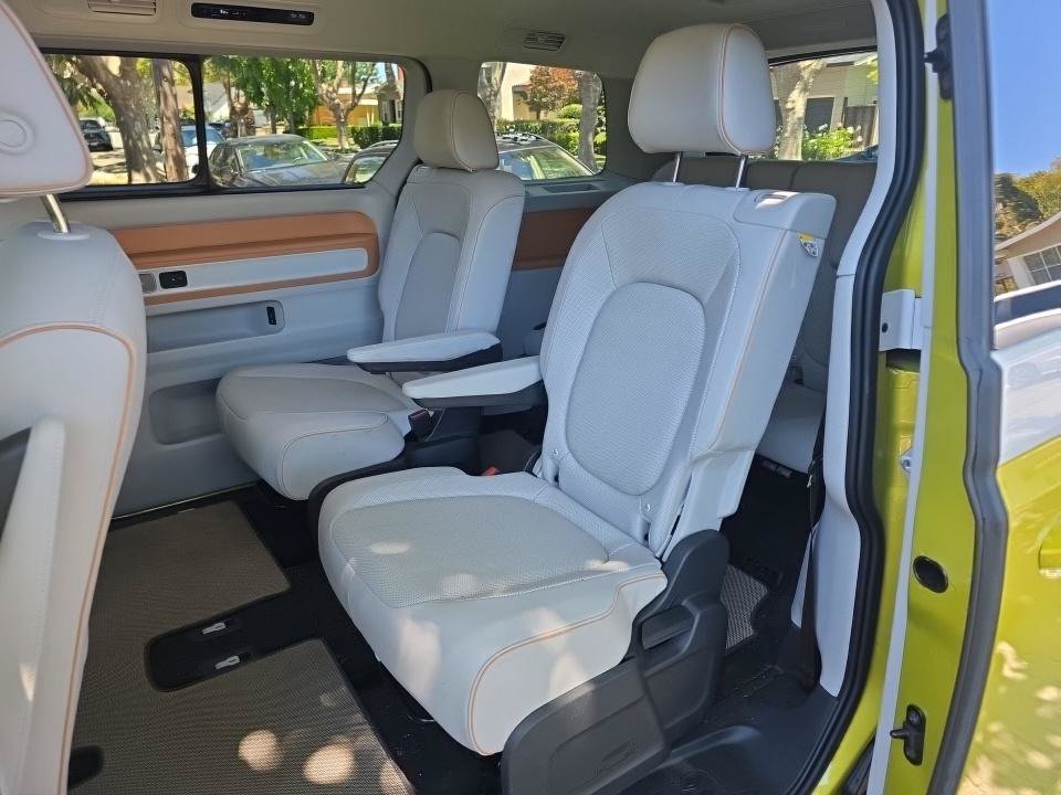 Used 2025 Volkswagen ID. Buzz 1st Edition AWD/4WD image 18