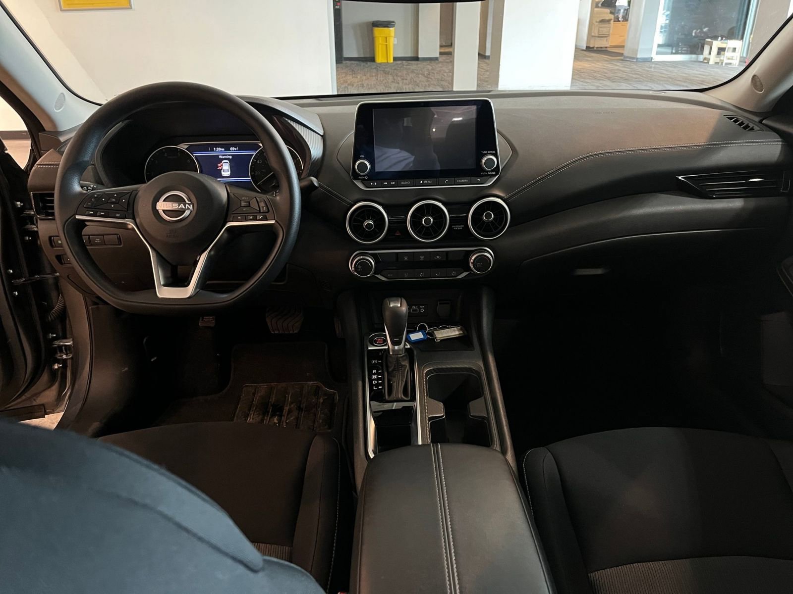 Used 2025 Nissan Sentra SV image 32