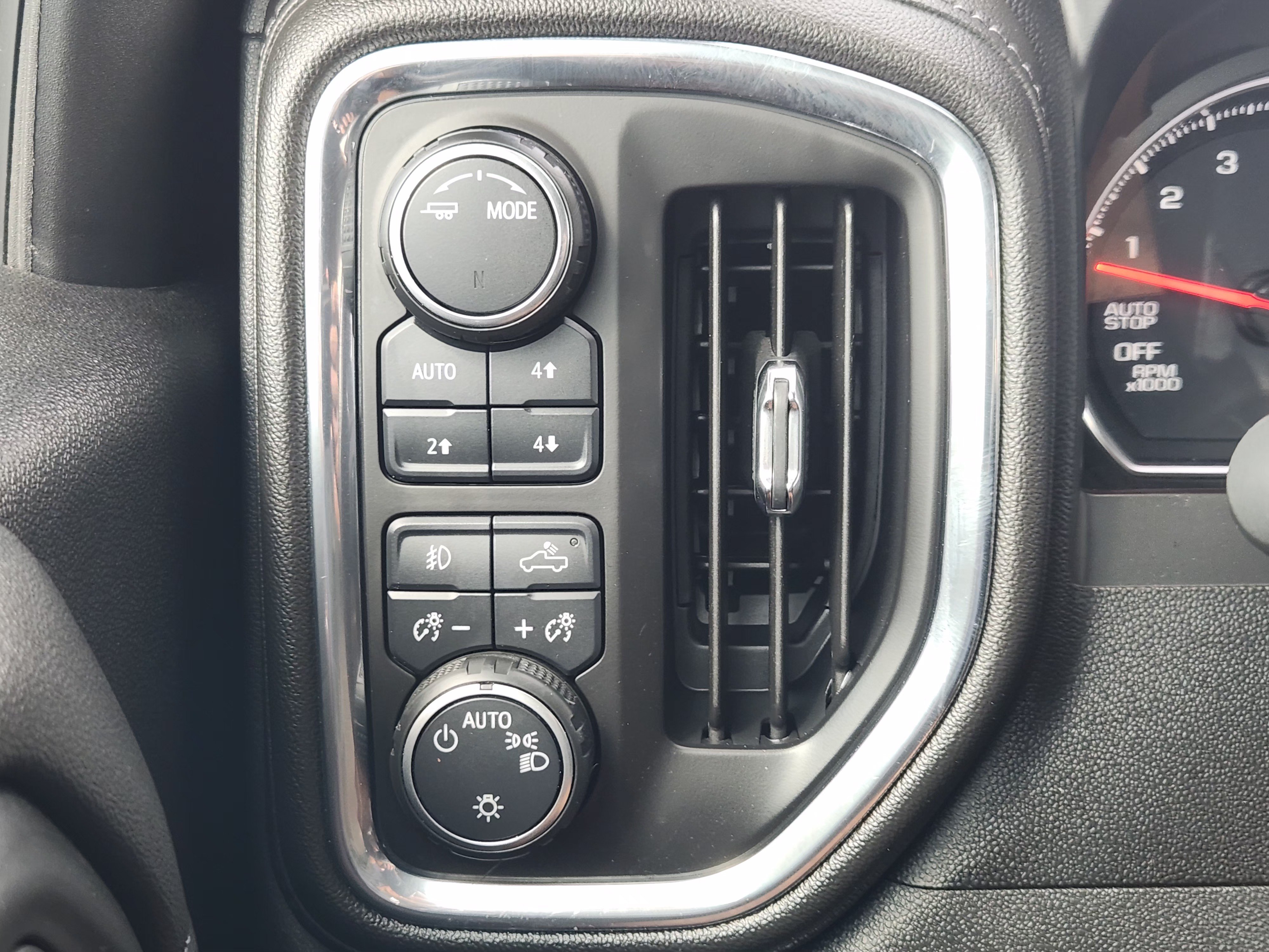 Used 2020 Chevrolet Silverado 1500 RST AWD/4WD image 22