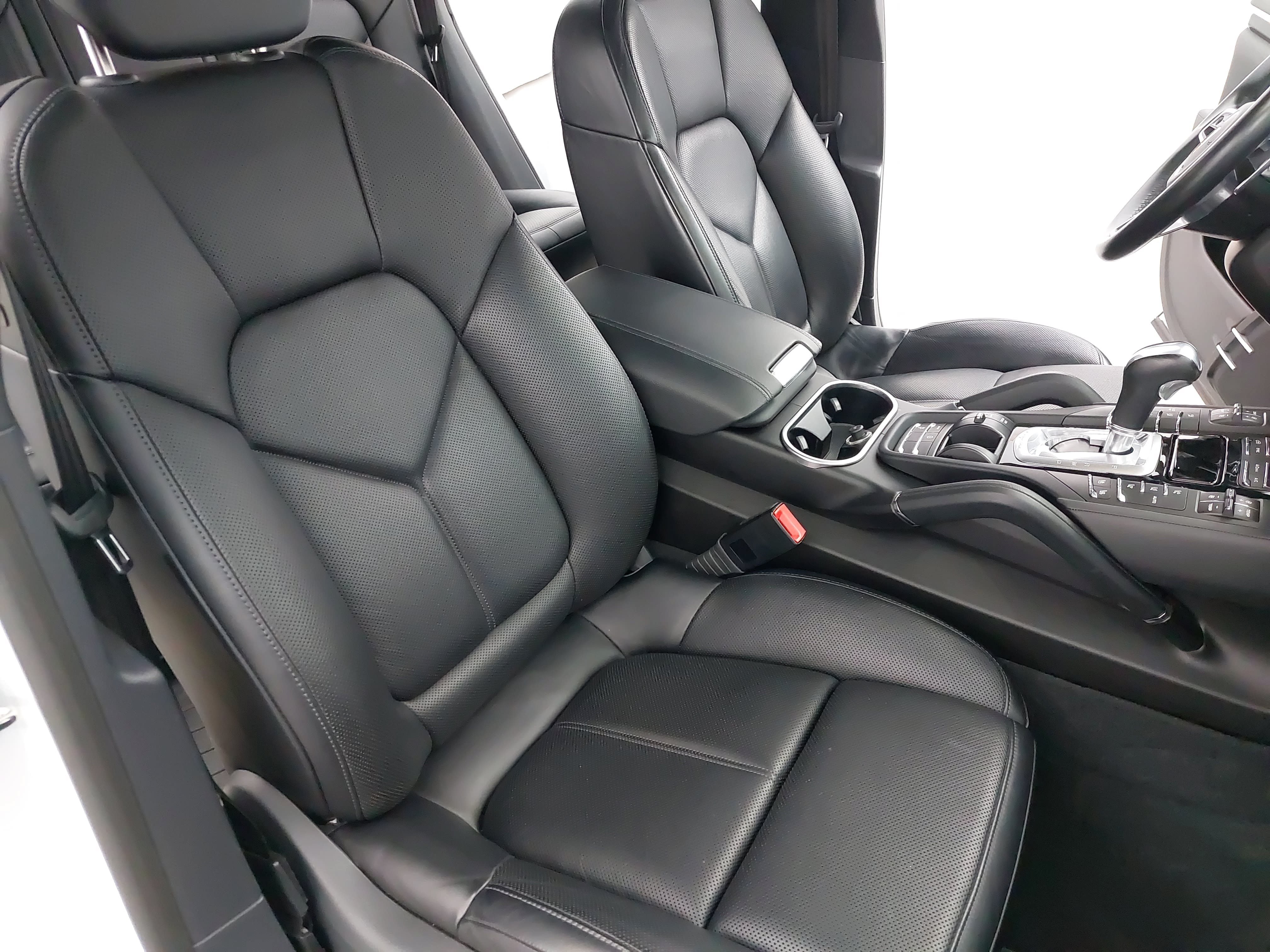 Used 2018 Porsche Cayenne Platinum Edition AWD/4WD image 12
