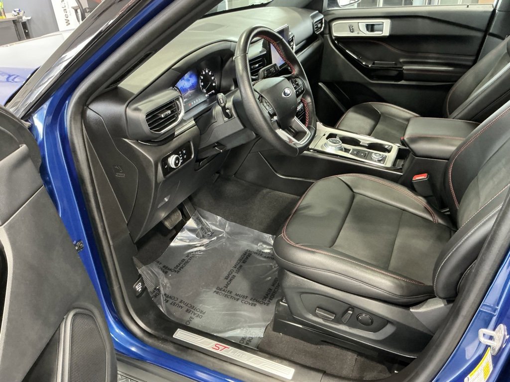 Used 2023 Ford Explorer ST-Line image 3