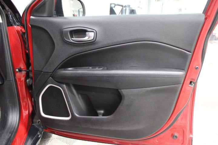 Used 2019 Jeep Compass Altitude image 25