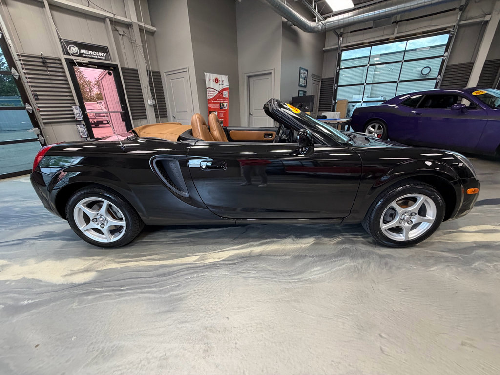 Used 2001 Toyota MR2 RWD image 21