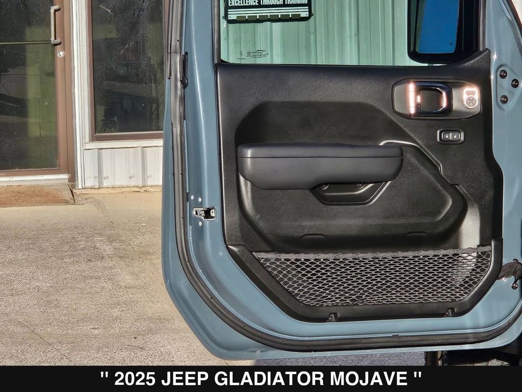 Used 2025 Jeep Gladiator Mojave w/ Convenience Group image 14