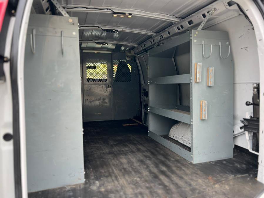 Used 2018 Chevrolet Express 2500 image 22