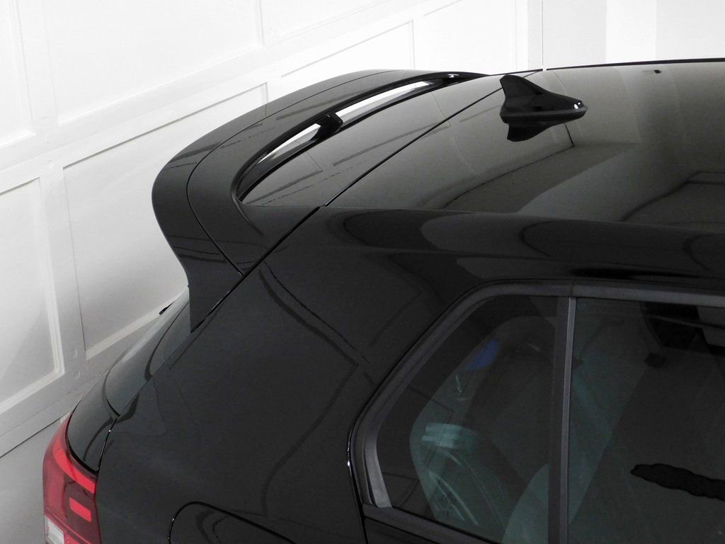 Used 2025 Volkswagen Golf 2.0T image 8