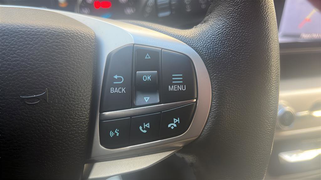 Used 2022 Ford Explorer XLT image 28