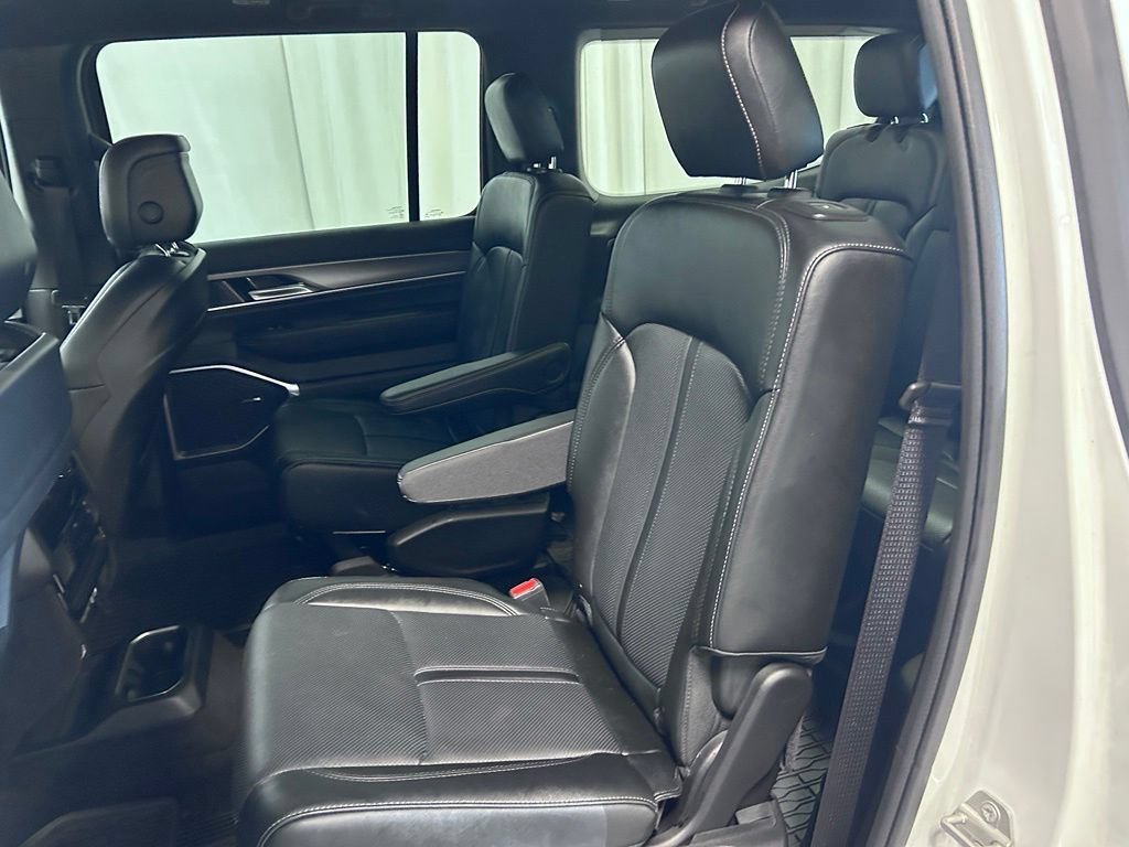 Used 2024 Jeep Wagoneer Series II AWD/4WD image 21