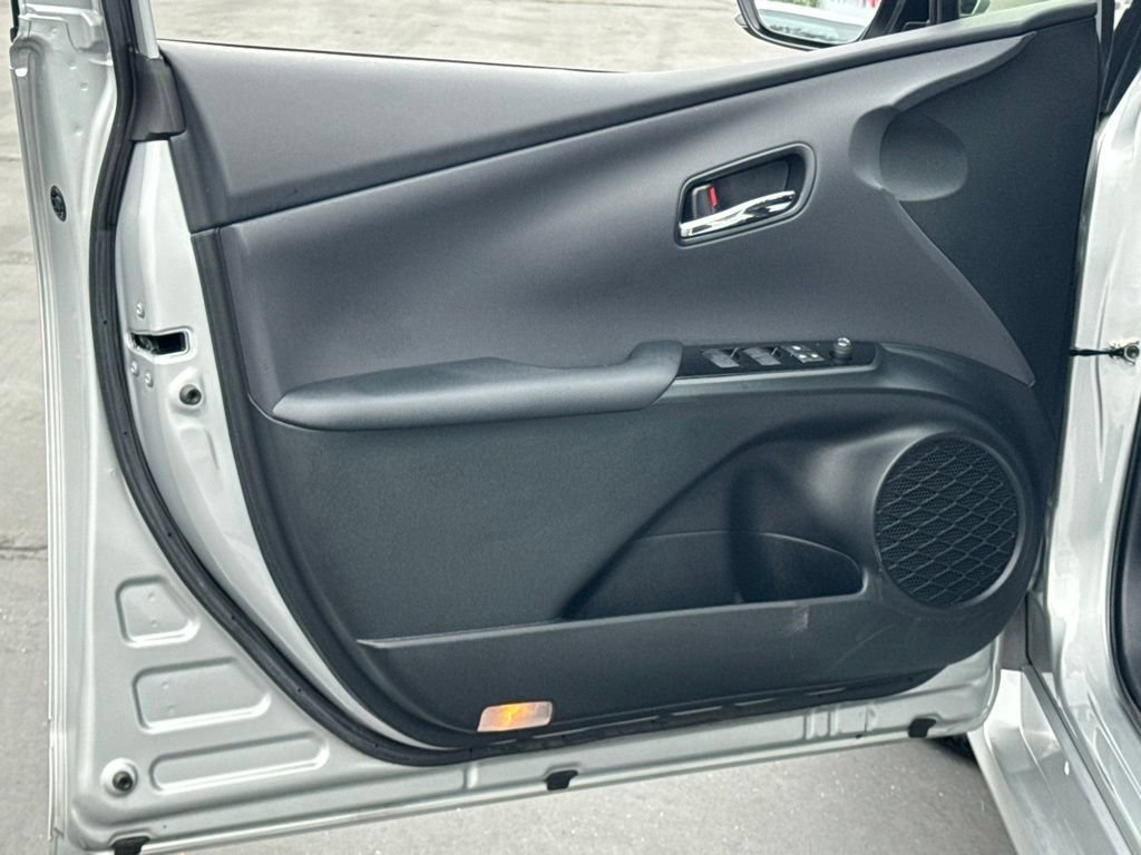 Certified 2021 Toyota Prius Prime XLE w/ Carpet Mat Package (TMS) FWD image 19