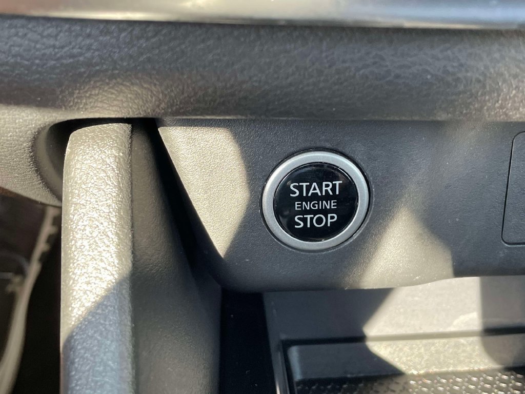 Used 2023 Nissan Rogue SV w/ SV Premium B Package AWD/4WD image 30