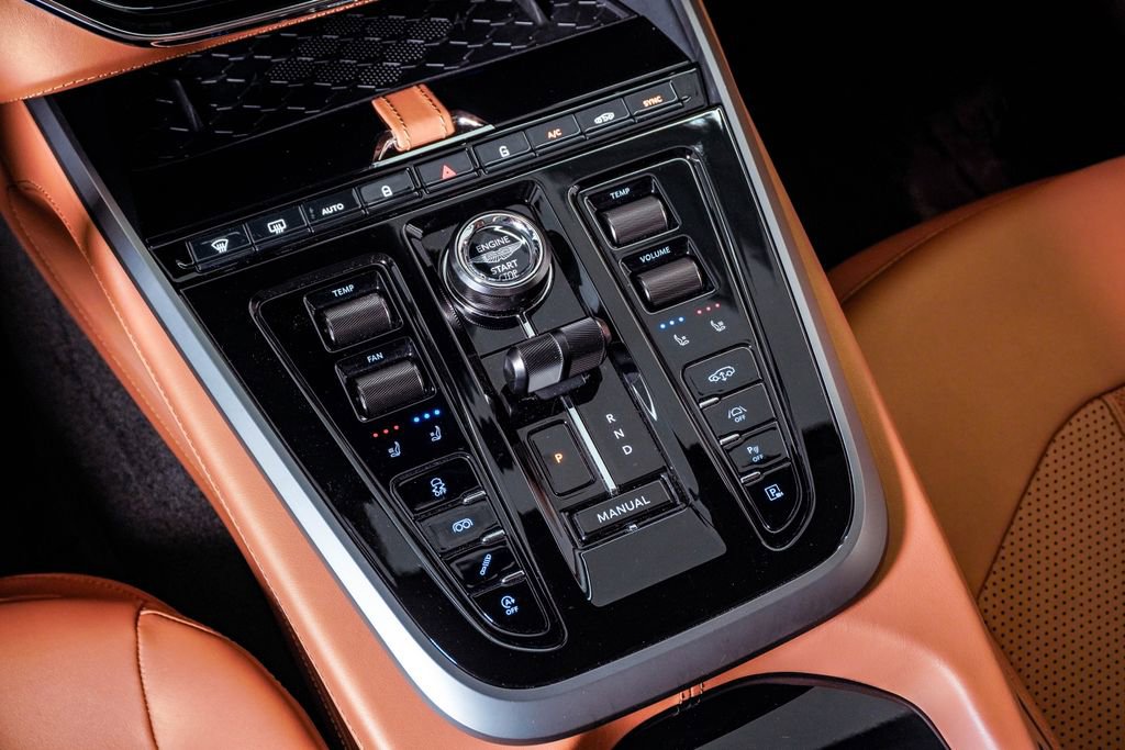 Used 2025 Aston Martin DBX 707 image 29